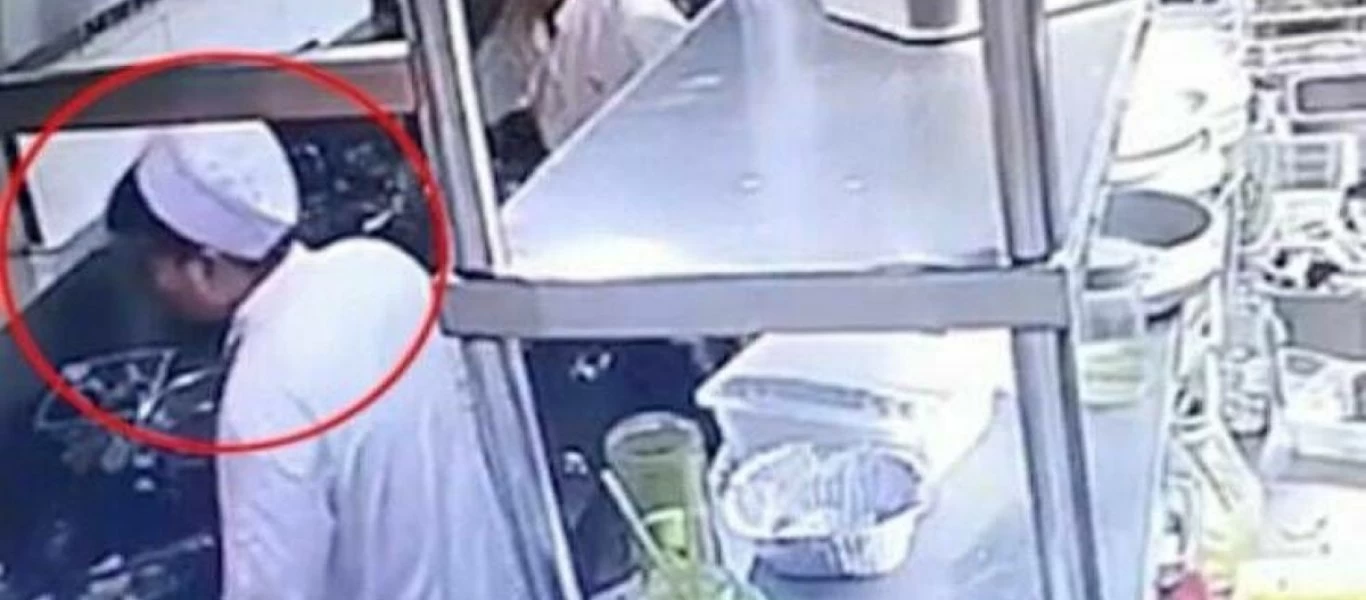 Τι το ήθελε; Πήγε στη κουζίνα να διαμαρτυρηθεί αλλά αυτό που είδε ήταν πολύ χειρότερο (βίντεο)
